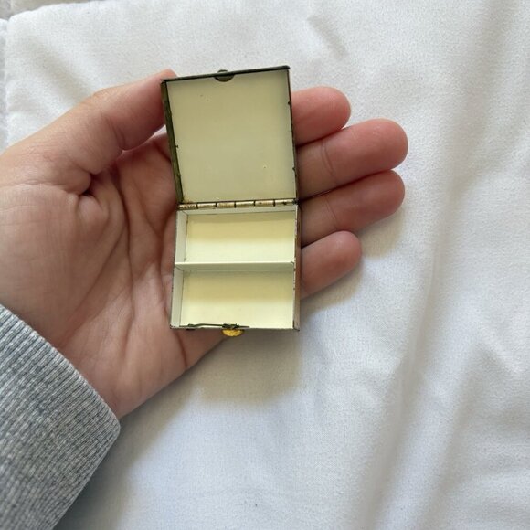 Vintage Satin Girl Portrait Pill Trinket Tooth Box Cameo Metal Gold Blue - Picture 8 of 9